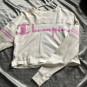 cropped champion shirt size Small